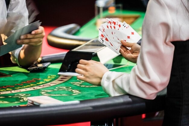 Tampilan meja live Sic Bo dengan dealer profesional di jenius923